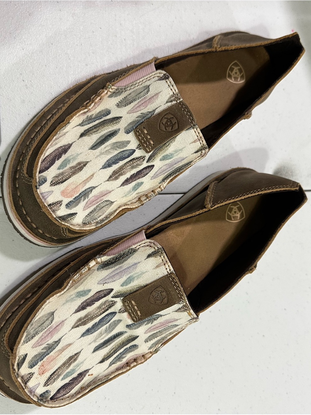 Ariat Women's Cruiser Slip On Shoe - Feathers Brown Bomber NWOT